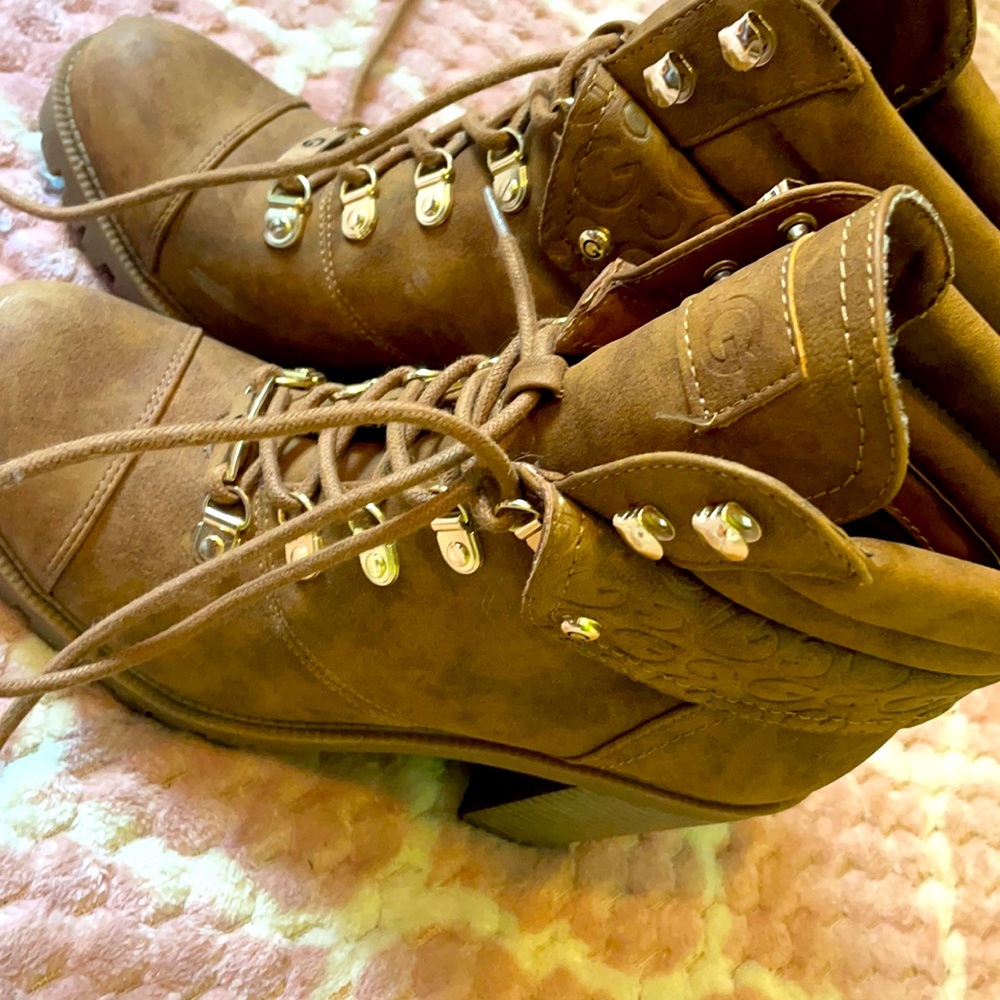 Shoes have only been used a few times